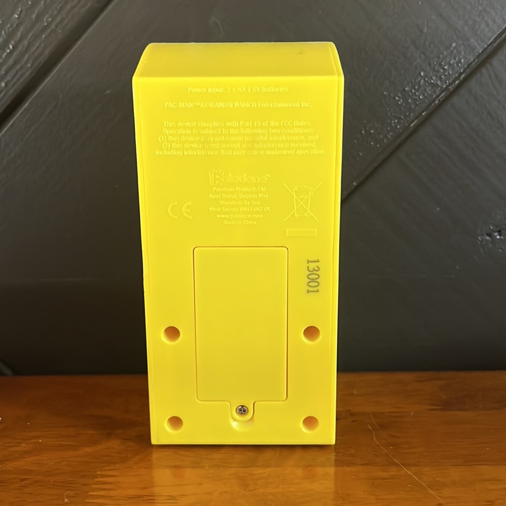 PacMan Alarm Clock - Picture 3 of 6